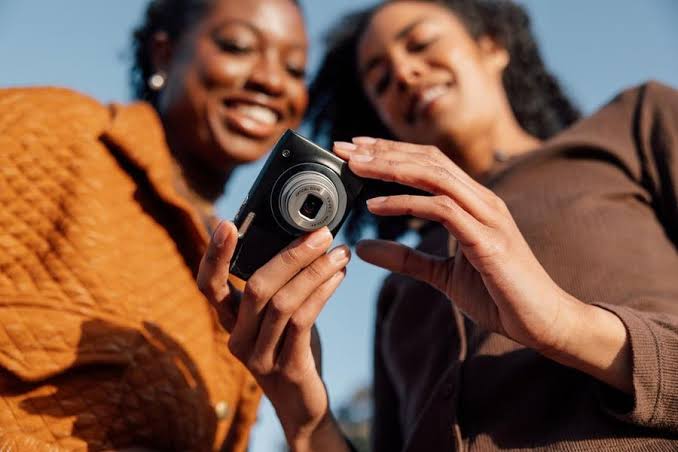 Why Is It That So Many Gen Z-ers Are Attracted to Older Digital Cameras?